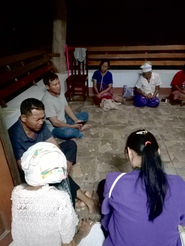 12 พย. 67 นางเสาร์แก้ว อ่วมพิทยา เจ้าพนักงานสาธารณสุข รพ.สต.บ้านสันป่าไร่ ร่วมกับผู้นำชุมชน ผู้นำศาสนา ผู้สูงอายุ กลุ่มเยาวชนคนเชื้อดีและเครือข่ายคนต่อชีวิตบ้านป่าไร่เหนือ ออกเยี่ยมบ้านผู้สูงอายุที่คิดฆ่าตัวตาย โดยมีการพูดคุยถึงสาเหตุ ความต้องการความช่วยเ