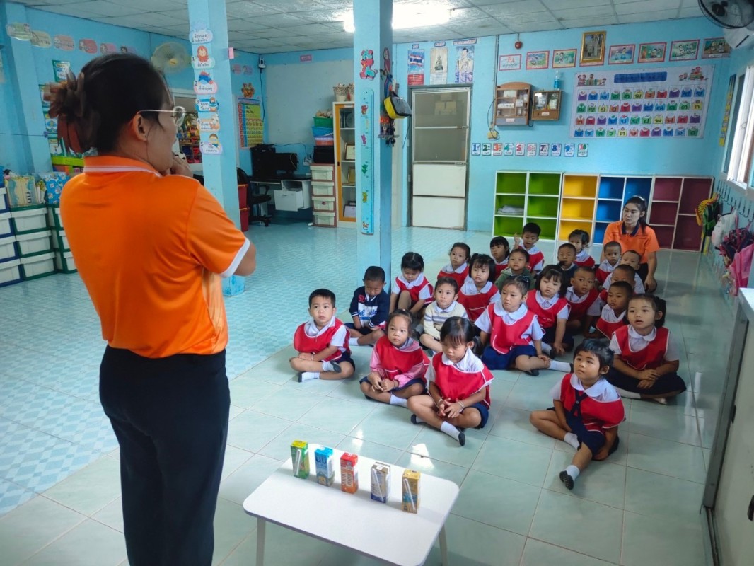 14 พ.ย. 67 จนท.รพ.สต.บ้านสันป่าไร่ ร่วมกับอาสาสมัครสาธารณสุขหมู่ที่2,3และ5 ศูนย์พัฒนาเด็กเล็กบ้านป่าไร่เหนือ โรงเรียนบ้านป่าไร่เหนือ โรงเรียนจาตุรจินดาและเครือข่ายจิตอาสาดูแลผู้ป่วยโรคไม่ติดต่อรณรงค์เกี่ยวกับโรคเบาหวานเนื่องในวันเบาหวานโลก วันที่ 14 พฤศจิ