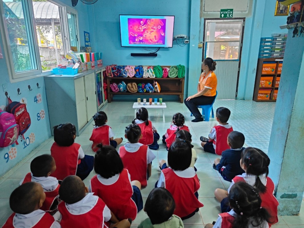 14 พ.ย. 67 จนท.รพ.สต.บ้านสันป่าไร่ ร่วมกับอาสาสมัครสาธารณสุขหมู่ที่2,3และ5 ศูนย์พัฒนาเด็กเล็กบ้านป่าไร่เหนือ โรงเรียนบ้านป่าไร่เหนือ โรงเรียนจาตุรจินดาและเครือข่ายจิตอาสาดูแลผู้ป่วยโรคไม่ติดต่อรณรงค์เกี่ยวกับโรคเบาหวานเนื่องในวันเบาหวานโลก วันที่ 14 พฤศจิ