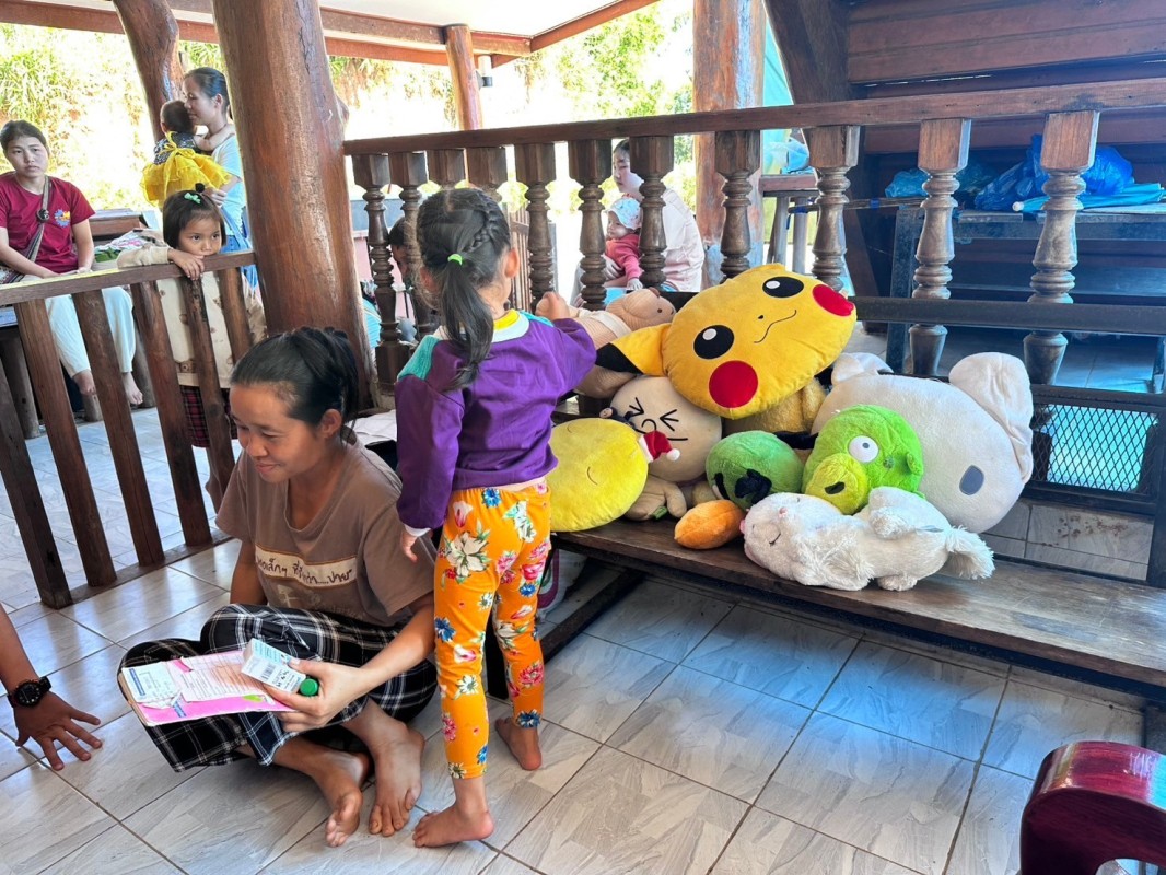 14 พ.ย.67 รพ.สต.บ้านสันป่าไร่ ออกหน่วยฉีดวัคซีนเด็กอายุ 2 เดือน ถึง 4 ปี และ นร.ป.6 หมู่ 6 บ้านห้วยกระทิง จำนวน 24 ราย พร้อมทั่งเจาะเลือดตรวจ hct , จ่ายยา para syr , ferrous syr และ ยืนยันตัวตน(Authen)