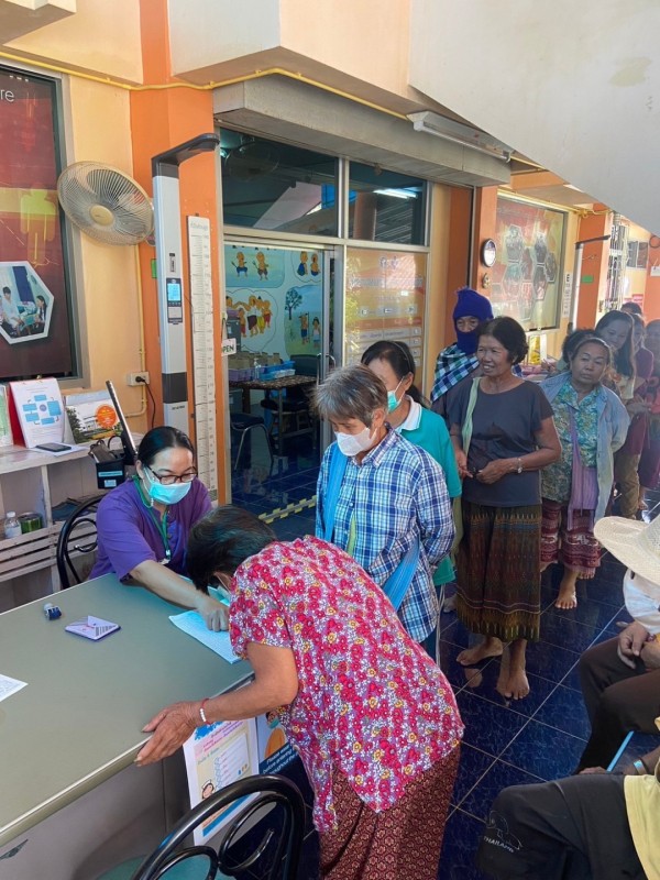 26 พ.ย.67 รพ.สต.บ้านสันป่าไร่ จ่ายยาผู้ป่วยโรคความดันโลหิตสูง กลุ่ม 2 ,แจ้งผลการตรวจเลือด และ EKG ประจำปี โดยแพทย์,จ่ายยาโดย จนท.ฝ่ายเภสัชฯรพ.แม่ระมาด ,ทบทวนความเข้าใจเรื่องการทานยาและตรวจนับจำนวนยาก่อนผู้ป่วยกลับบ้าน