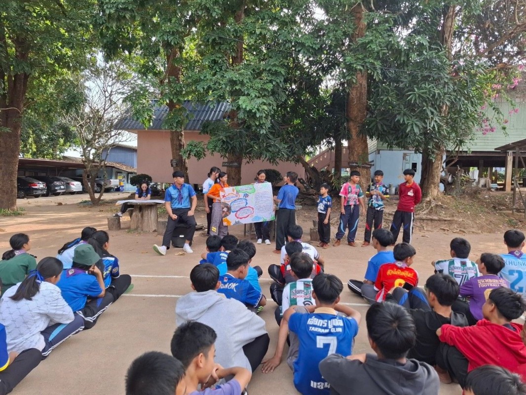 29-30 พย.และ1 ธค. 67 จนท.รพ.สต.บ้านสันป่าไร่ ร่วมกับอาสาสมัครสาธารณสุขหมู่ที่2,3,5และ6,ศพด.บ้านป่าไร่เหนือและโรงเรียนบ้านสันป่าไร่ รณรงค์ให้ความรู้แก่ประชาชนทั่วไปและนักเรียนเนื่องในวันเอดส์โลก
