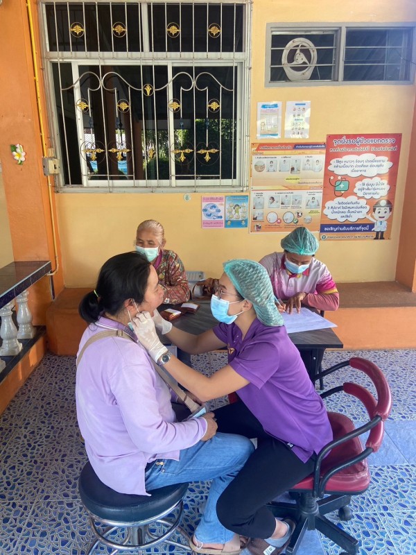 24 ธ.ค.67 รพ.สต.บ้านสันป่าไร่ จ่ายยาผู้ป่วยโรคความดันโลหิตสูง กลุ่มที่ 3 แจ้งผลการตรวจเลือดประจำปี , ผลการตรวจคลื่นไฟฟ้าหัวใจ(EKG) , ตรวจสุขภาพช่องปาก, ทบทวนความเข้าใจการทานยาและนับจำนวนก่อนผู้ป่วยกลับบ้าน