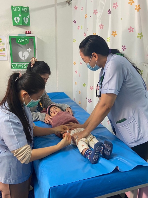 8 ม.ค.68 รพ.สต.บ้านสันป่าไร่ ฉีดวัคซีนเด็กอายุ 2 เดือน ถึง 4 ปี และตรวจสุขภาพช่องปาก,เคลือบฟลูออไรด์,ให้ทันตสุขศึกษาแก่ผู้ปกครองเด็ก,เจาะเลือดตรวจความเข้มข้นของเลือด(hct),จ่ายยา para syr , ferrous syr และยืนยันตัวตน(Authen)