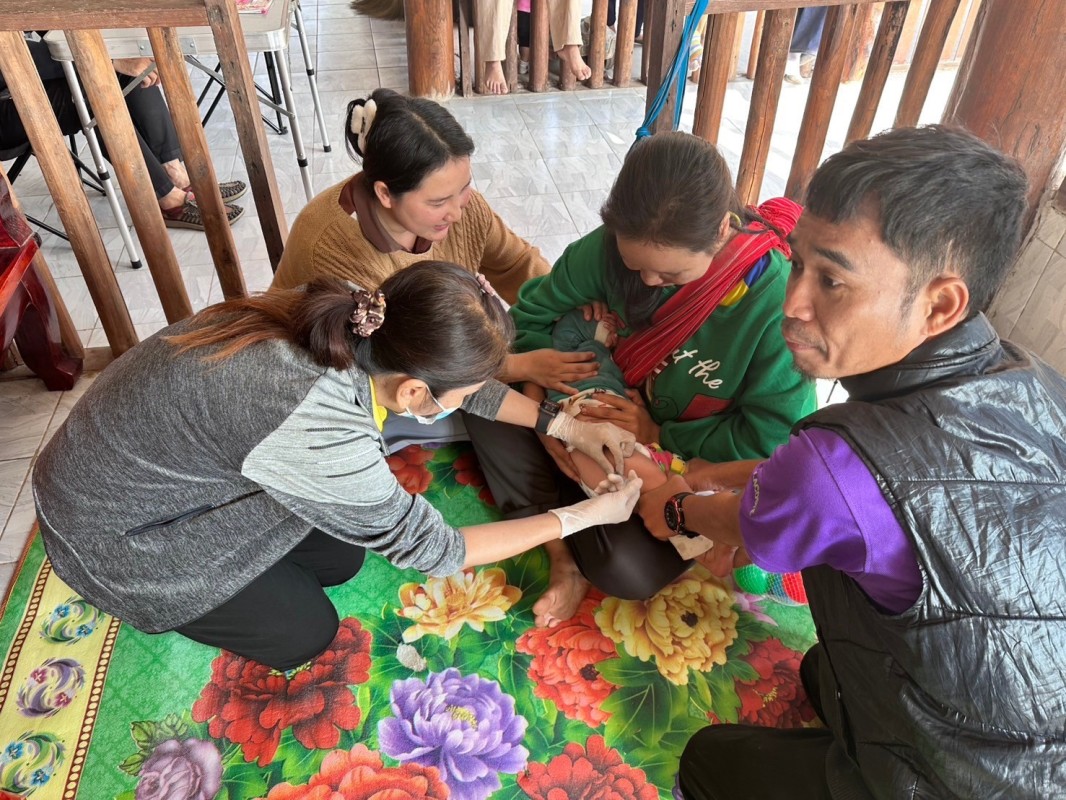 9 ม.ค.68 รพ.สต.บ้านสันป่าไร่ ออกหน่วยฉีดวัคซีนเด็ก อายุ 2 เดือน ถึง 4 ปี หมู่ 6 บ้านห้วยกระทิง และ นักเรียนชั้น ป.1 จำนวน 4 โรงเรียน