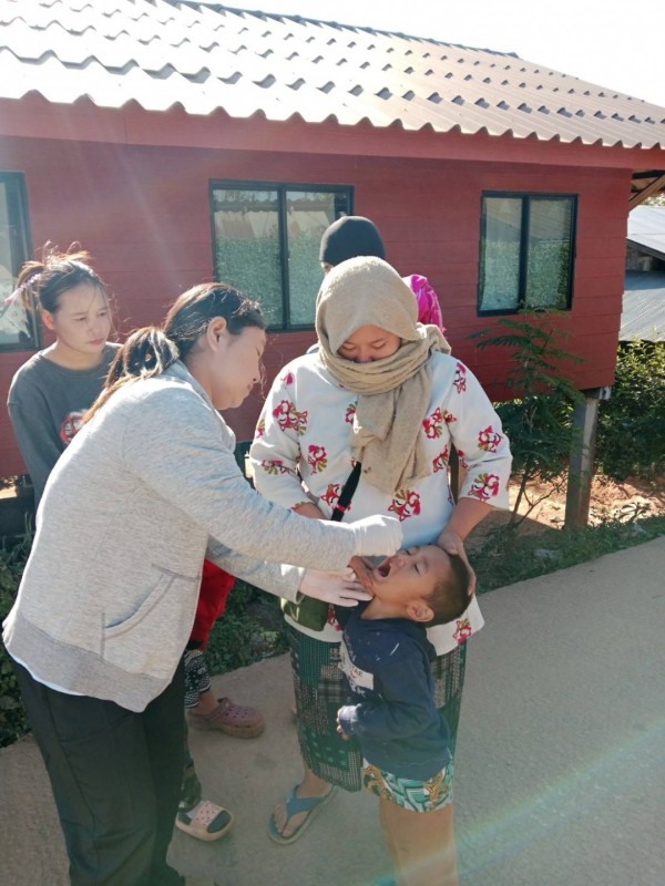 15 ม.ค.68 รพ.สต.บ้านสันป่าไร่ รณรงค์หยอดวัคซีนป้องกันโรคโปลิโอ รอบแรก ในพื้นที่รับผิดชอบ จำนวน 5 หมู่บ้าน ผู้รับบริการ เด็กไทย 183 คน + เด็กต่างชาติ จำนวน 230 คน รวม 413 คน