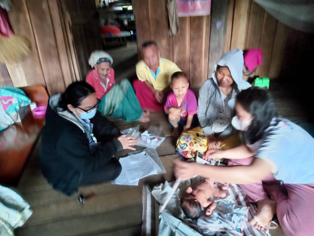 15/1/68 นางเสาร์แก้ว  อ่วมพิทยา เจ้าพนักงานสาธารณสุข รพ.สต.บ้านสันป่าไร่ ร่วมกับเครือข่ายแม่ยุคใหม่ใส่ใจสุขภาพ เยี่ยมหญิงหลังคลอด หมู่ที่ 2 บ้านตีนธาตุ