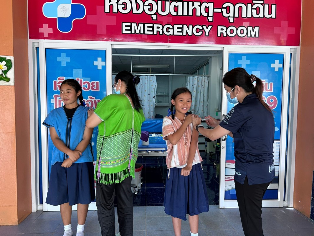 16-17 ม.ค.68 รพ.สต.บ้านสันป่าไร่ ให้บริการฉีดวัคซีนป้องกันโรคมะเร็งปากมดลูก(HPV) เข็มที่ 1 แก่นักเรียนหญิง ชั้น ป.5 จำนวน 7 โรงเรียน 