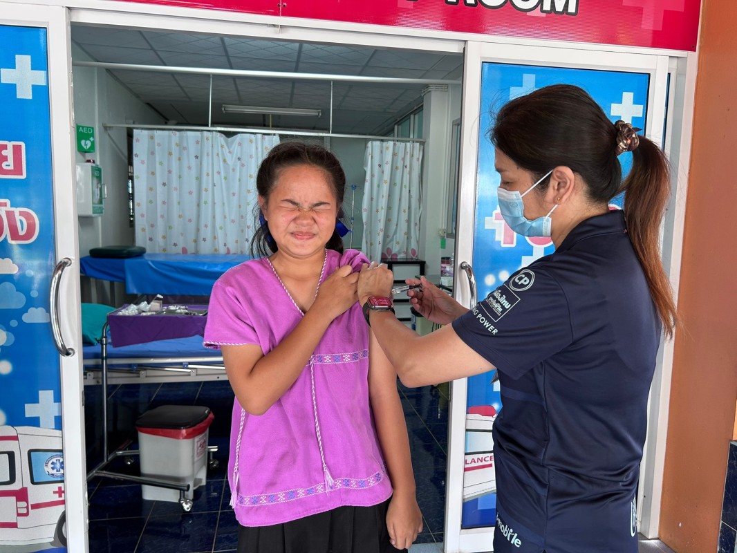 16-17 ม.ค.68 รพ.สต.บ้านสันป่าไร่ ให้บริการฉีดวัคซีนป้องกันโรคมะเร็งปากมดลูก(HPV) เข็มที่ 1 แก่นักเรียนหญิง ชั้น ป.5 จำนวน 7 โรงเรียน 