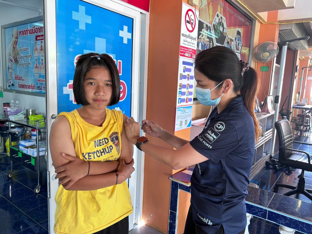 16-17 ม.ค.68 รพ.สต.บ้านสันป่าไร่ ให้บริการฉีดวัคซีนป้องกันโรคมะเร็งปากมดลูก(HPV) เข็มที่ 1 แก่นักเรียนหญิง ชั้น ป.5 จำนวน 7 โรงเรียน 