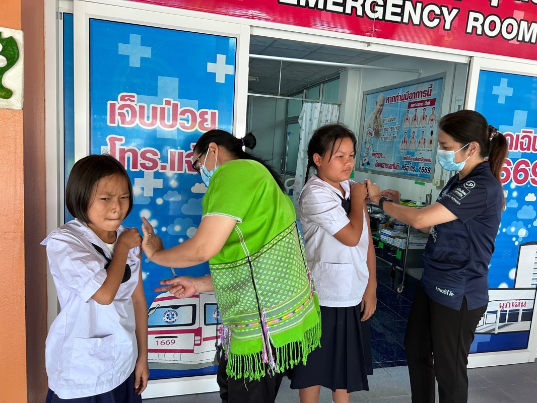 16-17 ม.ค.68 รพ.สต.บ้านสันป่าไร่ ให้บริการฉีดวัคซีนป้องกันโรคมะเร็งปากมดลูก(HPV) เข็มที่ 1 แก่นักเรียนหญิง ชั้น ป.5 จำนวน 7 โรงเรียน 