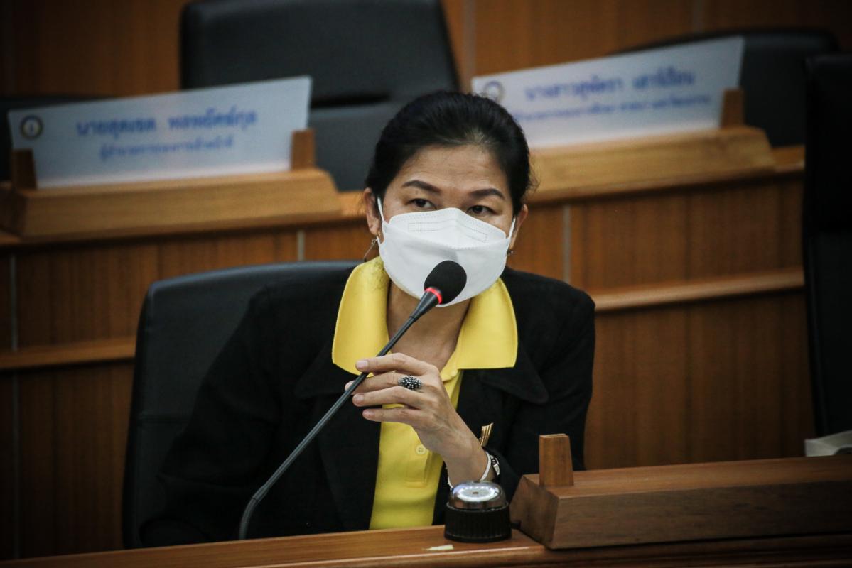 นายก อบจ.ตาก และ ผอ.อุทยานธรณีไม้กลายเป็นหินตาก นำเสนอข้อมูลกับคณะวิจัย เพื่อยกระดับการจัดการท่องเที่ยว