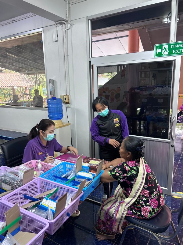 28 ม.ค.68 รพ.สต.บ้านสันป่าไร่ จ่ายยาให้แก่ผู้ป่วยโรคเบาหวาน จำนวน 23 ราย มีกิจกรรมแลกเปลี่ยนเรียนรู้ , ทบทวนความเข้าใจการทานยา และ นับจำนวนยาก่อนผู้ป่วยกลับบ้าน