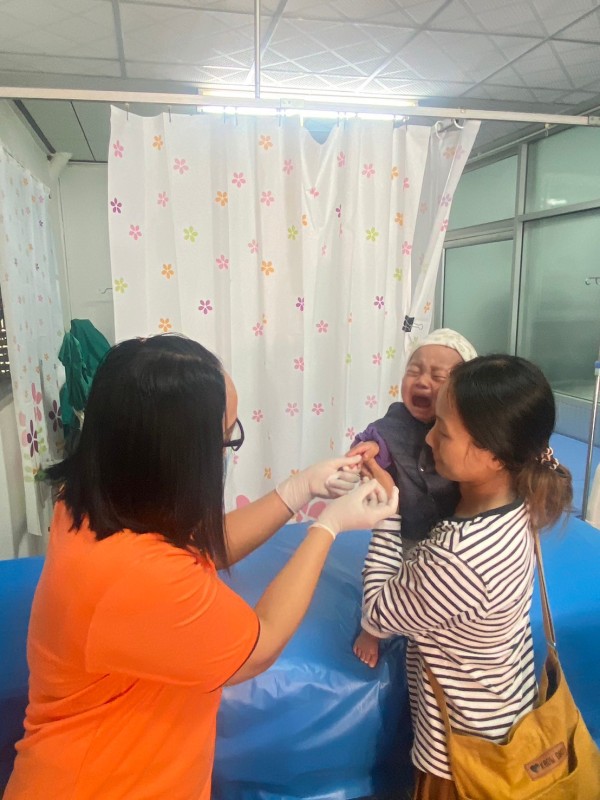 13 ก.พ.68 รพ.สต.บ้านสันป่าไร่ ให้บริการฉีดวัคซีนเด็กอายุ 2 เดือน ถึง 4 ปี จำนวน 21 ราย พร้อมทั้งตรวจสุขภาพช่องปาก,เคลือบฟลูออไรด์,ให้ทันตสุขศึกษาแก่ผู้ปกครองเด็ก,เจาะเลือดตรวจ HCT , จ่ายยา para syr ,ferrous syr ,ยืนยันตัวตนแบบปิดสิทธิ รวมผู้รับบริการวันนี