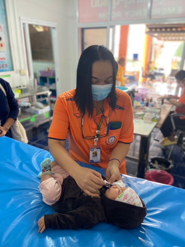 13 ก.พ.68 รพ.สต.บ้านสันป่าไร่ ให้บริการฉีดวัคซีนเด็กอายุ 2 เดือน ถึง 4 ปี จำนวน 21 ราย พร้อมทั้งตรวจสุขภาพช่องปาก,เคลือบฟลูออไรด์,ให้ทันตสุขศึกษาแก่ผู้ปกครองเด็ก,เจาะเลือดตรวจ HCT , จ่ายยา para syr ,ferrous syr ,ยืนยันตัวตนแบบปิดสิทธิ รวมผู้รับบริการวันนี