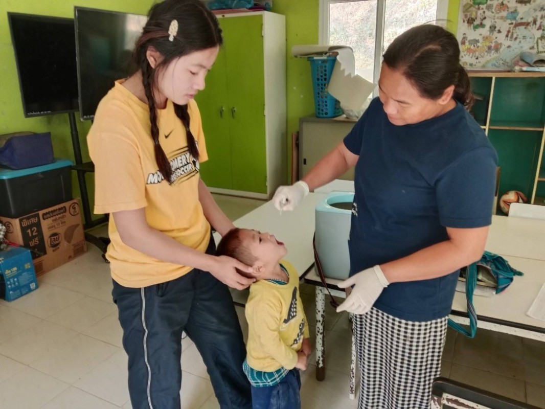 18 ก.พ.68 รพ.สต.บ้านสันป่าไร่ รณรงค์หยอดวัคซีนป้องกันโรคโปลิโอ รอบสอง ในพื้นที่รับผิดชอบ จำนวน 5 หมู่บ้าน ผู้รับบริการ เด็กไทย + เด็กต่างชาติ