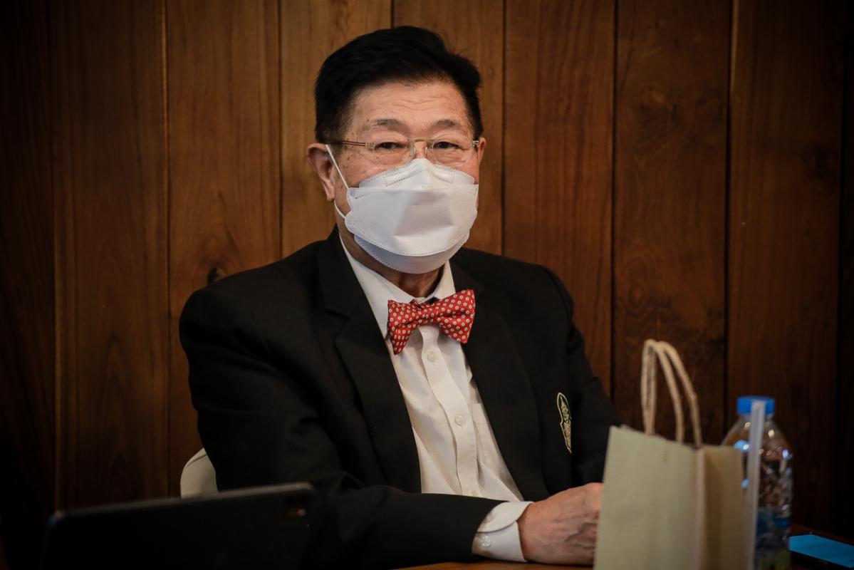 นายก อบจ.ตาก และ ผอ.อุทยานธรณีไม้กลายเป็นหินตาก นำเสนอข้อมูลกับคณะวิจัย เพื่อยกระดับการจัดการท่องเที่ยว