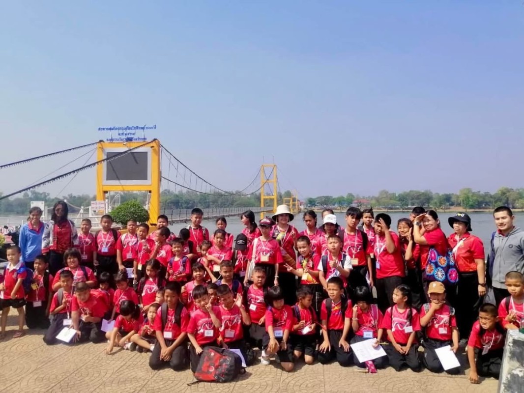 รถไฟนำเที่ยว อบจ.ตาก ออกบริการนำเที่ยวให้กับคณะครูและนักเรียนโรงเรียนบ้านลานสาง