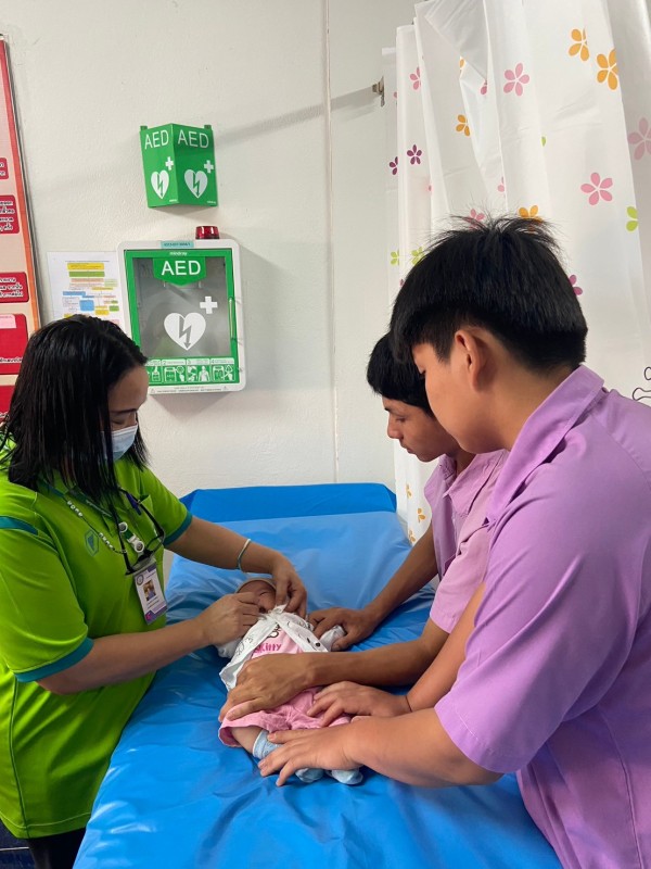 12 มี.ค.68 รพ.สต.บ้านสันป่าไร่ ให้บริการฉีดวัคซีนเด็ก อายุ 2 เดือน ถึง 4 ปี จำนวน 29 คน และตรวจสุขภาพช่องปาก , เคลือบฟลูออไรด์ , ให้ทันตสุขศึกษาแก่ผู้ปกครองเด็ก , เจาะเลือดตรวจ Hct , จ่ายยา para syr และ ferrous syr