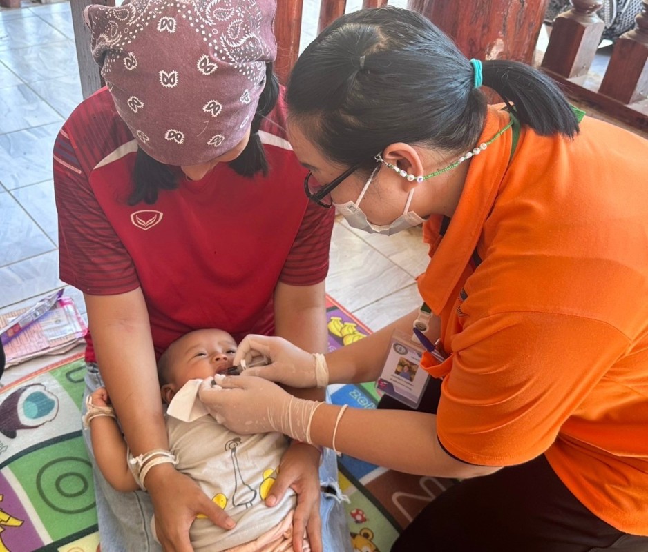 13 มี.ค.68 รพ.สต.บ้านสันป่าไร่ ออกหน่วยให้บริการฉีดวัคซีนเด็ก อายุ 2 เดือน ถึง 4 ปี เขต สสช.ห้วยกระทิง(หมู่ 6 ต.พระธาตุ) จำนวน 12 คน และเจาะเลือดตรวจ Hct , จ่ายยา para syr และ ferrous syr