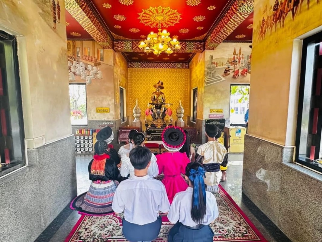 รถไฟนำเที่ยว อบจ.ตาก ออกบริการนำเที่ยวให้กับคณะครูและนักเรียนโรงเรียนเทศบาล 1 กิตติขจร