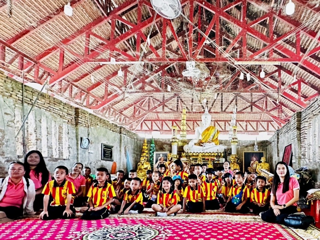 รถไฟนำเที่ยว อบจ.ตาก ออกบริการนำเที่ยวให้กับคณะครูและนักเรียนโรงเรียนเด่นวัวราษฎร์รังสรรค์