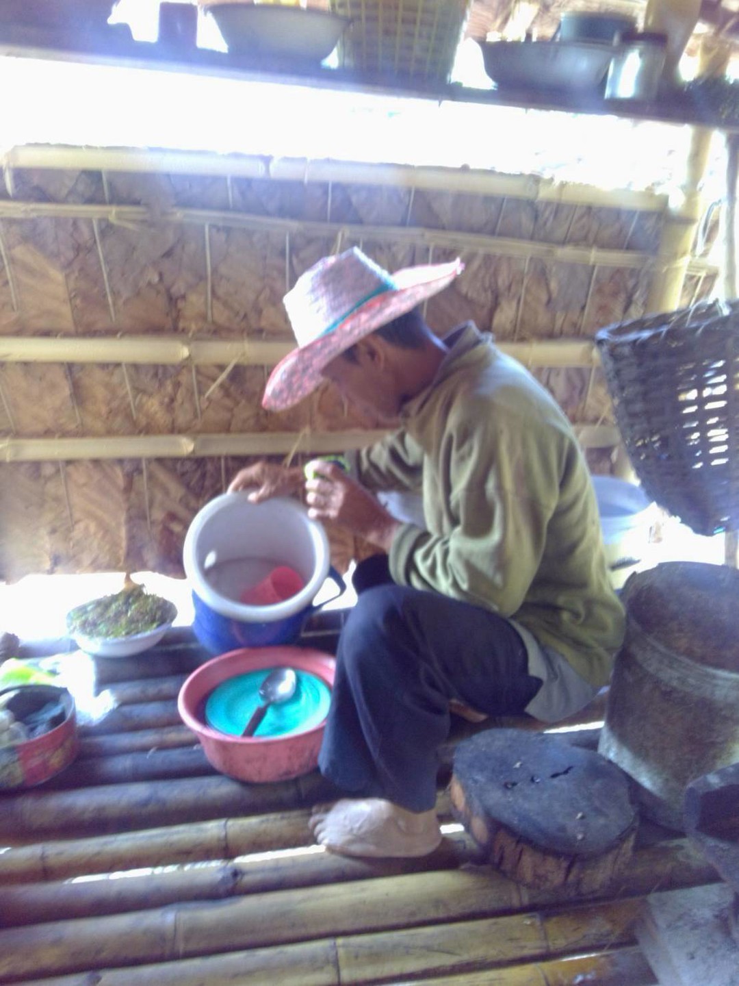 18/3/68 รพ.สต.บ้านสันป่าไร่ร่วมกับอาสาสมัครสาธารณสุข หมู่ที่2,3,5,6และ7 สำรวจและทำลายแหล่งเพาะพันธ์ลูกน้ำยุงลาย รอบที่ 2 ประจำเดือน มีนาคม 68