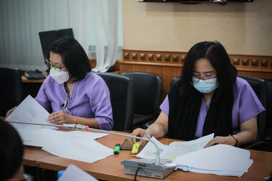 ประชุมคณะกรรมการพิจารณาคุณสมบัติและกลั่นกรองความดีความชอบของบุคลากรในสังกัดองค์การบริหารส่วนจังหวัดตากที่สมควรเสนอขอพระราชทานเครื่องราชอิสริยาภรณ์และเหรียญจักรพรรดิมาลา ประจำปี 2565