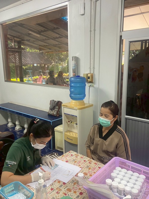 26 มี.ค.68 รพ.สต.บ้านสันป่าไร่ รณรงค์ตรวจคัดกรองมะเร็งปากมดลูก สตรีกลุ่มเป้าหมาย อายุ 30 - 60 ปี หมู่ที่ 5 ต.พระธาตุ ด้วยวิธี HPV DNA TEST (ตรวจโดยเจ้าหน้าที่)จำนวน 39 ราย และ วิธี HPV self sampling (ตรวจด้วยตนเอง)จำนวน 5 ราย รวม 44 ราย