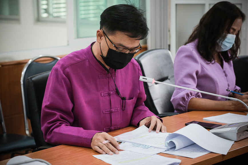 ประชุมคณะกรรมการพิจารณาคุณสมบัติและกลั่นกรองความดีความชอบของบุคลากรในสังกัดองค์การบริหารส่วนจังหวัดตากที่สมควรเสนอขอพระราชทานเครื่องราชอิสริยาภรณ์และเหรียญจักรพรรดิมาลา ประจำปี 2565