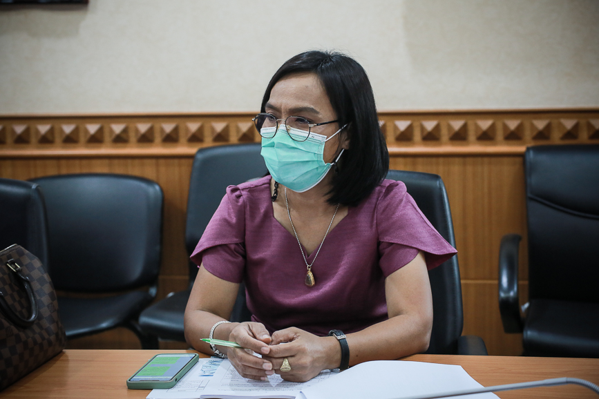 ประชุมคณะกรรมการพิจารณาคุณสมบัติและกลั่นกรองความดีความชอบของบุคลากรในสังกัดองค์การบริหารส่วนจังหวัดตากที่สมควรเสนอขอพระราชทานเครื่องราชอิสริยาภรณ์และเหรียญจักรพรรดิมาลา ประจำปี 2565