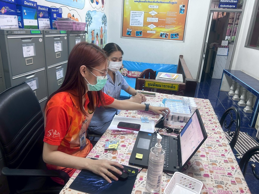 3 เม.ย.68 รพ.สต.บ้านสันป่าไร่ ตรวจคัดกรองมะเร็งปากมดลูก รอบสอง ในสตรีกลุ่มเป้าหมาย อายุ 30-60 ปี(หมู่ 2 และ 3) มีผู้มารับบริการทั้งหมด 23 ราย