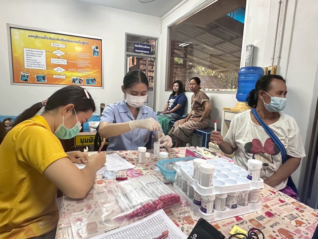 3 เม.ย.68 รพ.สต.บ้านสันป่าไร่ ตรวจคัดกรองมะเร็งปากมดลูก รอบสอง ในสตรีกลุ่มเป้าหมาย อายุ 30-60 ปี(หมู่ 2 และ 3) มีผู้มารับบริการทั้งหมด 23 ราย