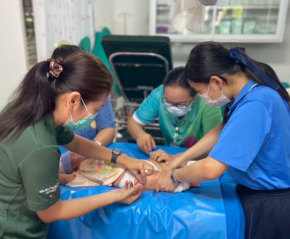 9 เม.ย.68 รพ.สต.บ้านสันป่าไร่ ให้บริการฉีดวัคซีนเด็กอายุ 2 เดือน ถึง 4 ปี จำนวน 23 ราย และตรวจสุขภาพช่องปาก,เคลือบฟลูออไรด์,ให้ทันตสุขศึกษาแก่ผู้ปกครองเด็ก,เจาะเลือดตรวจความเข้มข้นของเลือด(Hct),จ่ายยา para syr และ ferrous syr