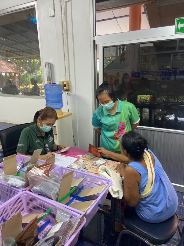 30 เม.ย.68 รพ.สต.บ้านสันป่าไร่ จ่ายยาให้แก่ผู้ป่วย NCD กลุ่ม 1 (โรคเบาหวาน) จำนวน 23 ราย และ แจ้งผลการตรวจเลือด , นับจำนวนยา และ ทบทวนความเข้าใจเรื่องการทานยาก่อนผู้ป่วยกลับบ้าน