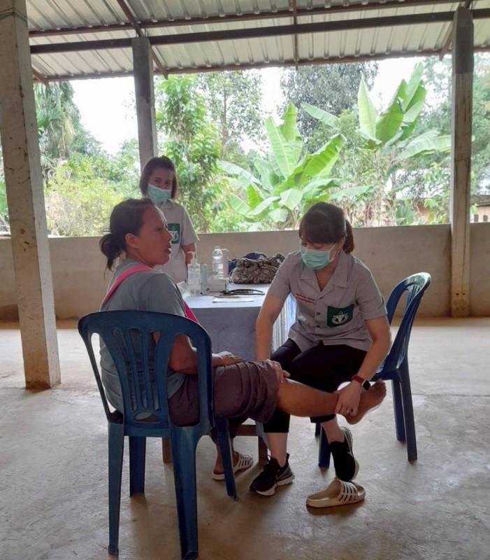 8 พฤษภาคม 2568 นายกันตพงศ์ ฉลากมงคล ผู้ช่วยเจ้าหน้าที่สาธารณสุข สสช.บ้านห้วยกระทิง ร่วมกับโรงพยาบาลแม่ระมาด นำโดย พญ.นันทวรรณ นันทหาร ออกหน่วยแพทย์เคลื่อนที่ พอ.สว. ที่ ม.7 บ้านพะนิกรี มีผู้มารับบริการตรวจรักษาโรคทั่วไป จำนวน 84 คน