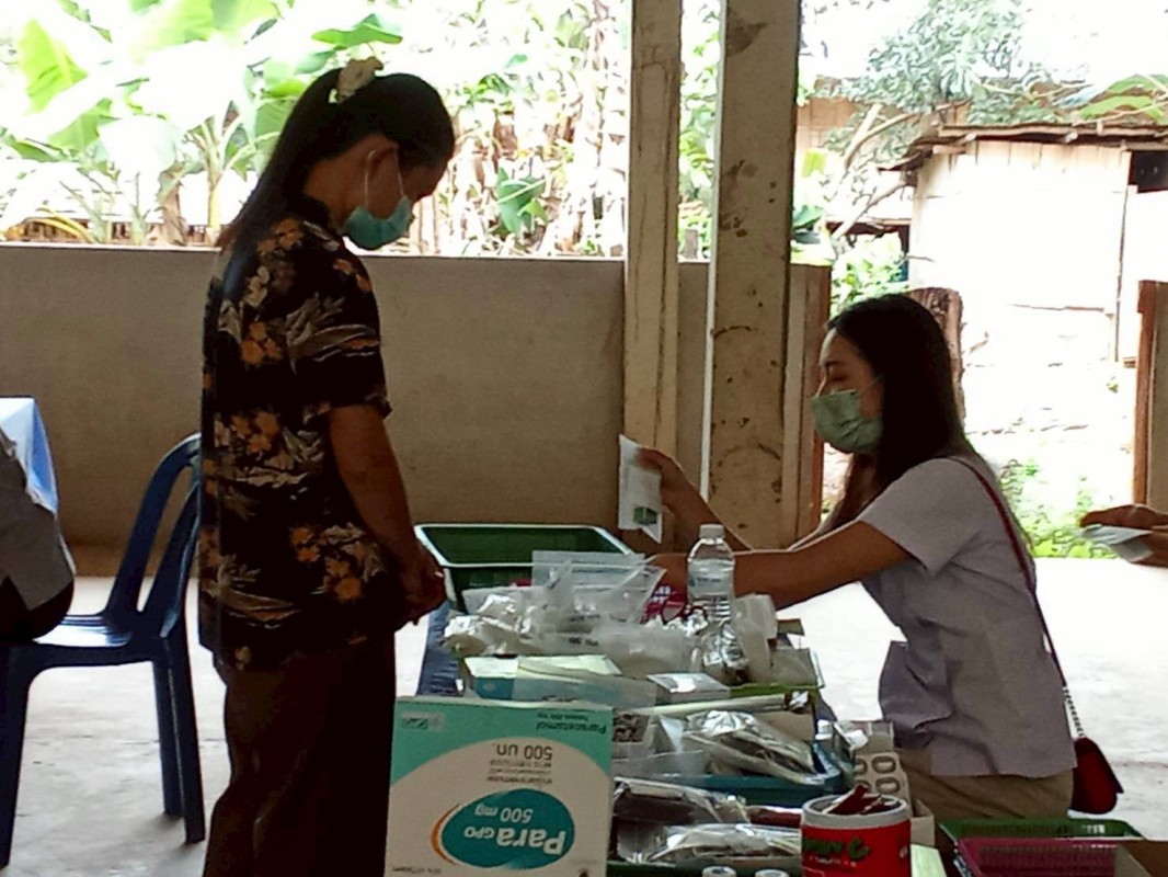 8 พฤษภาคม 2568 นายกันตพงศ์ ฉลากมงคล ผู้ช่วยเจ้าหน้าที่สาธารณสุข สสช.บ้านห้วยกระทิง ร่วมกับโรงพยาบาลแม่ระมาด นำโดย พญ.นันทวรรณ นันทหาร ออกหน่วยแพทย์เคลื่อนที่ พอ.สว. ที่ ม.7 บ้านพะนิกรี มีผู้มารับบริการตรวจรักษาโรคทั่วไป จำนวน 84 คน