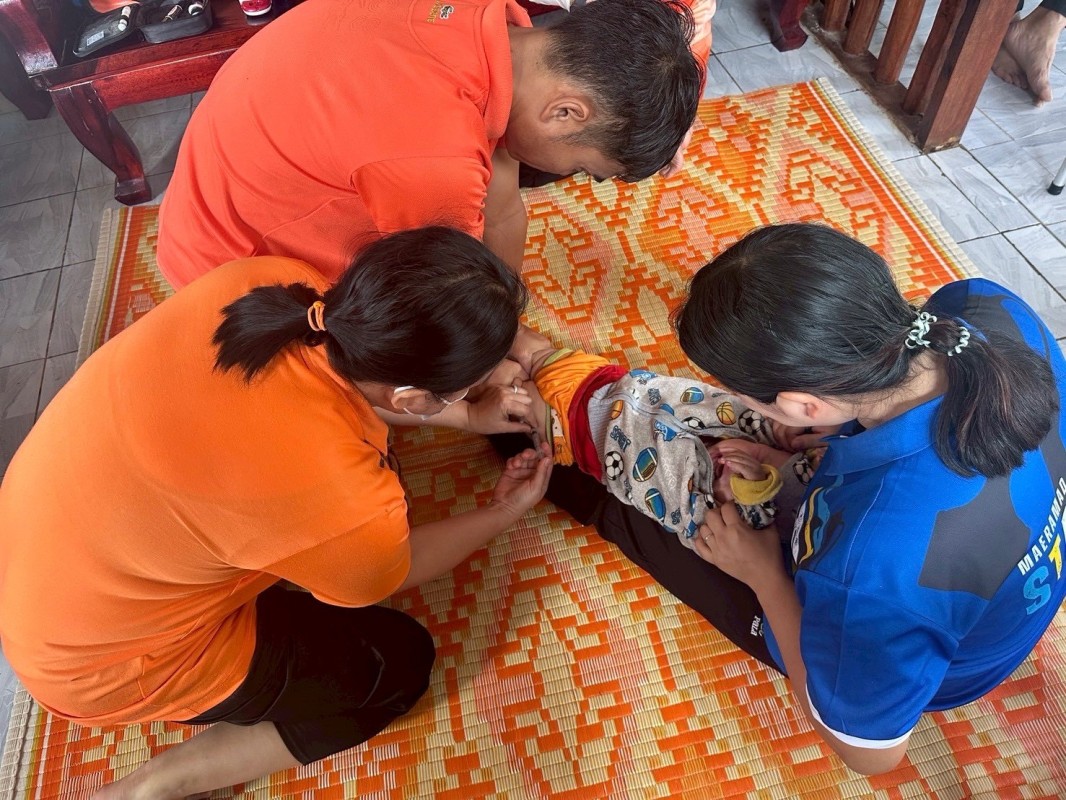 15 พ.ค.2568 รพ.สต.บ้านสันป่าไร่ ออกหน่วยฉีดวัคซีนเด็ก อายุ 2 เดือน ถึง 4 ปี เขต สสช.ห้วยกระทิง (หมู่ 6 ตำบลพระธาตุ)จำนวน 12 ราย ,เจาะเลือดตรวจ hct , จ่ายยา para syr , ferrous syr และ ประชุม อสม.หมู่ 6 บ้านห้วยกระทิง