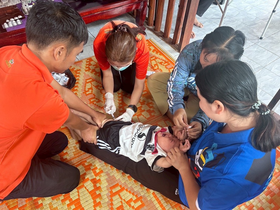 15 พ.ค.2568 รพ.สต.บ้านสันป่าไร่ ออกหน่วยฉีดวัคซีนเด็ก อายุ 2 เดือน ถึง 4 ปี เขต สสช.ห้วยกระทิง (หมู่ 6 ตำบลพระธาตุ)จำนวน 12 ราย ,เจาะเลือดตรวจ hct , จ่ายยา para syr , ferrous syr และ ประชุม อสม.หมู่ 6 บ้านห้วยกระทิง