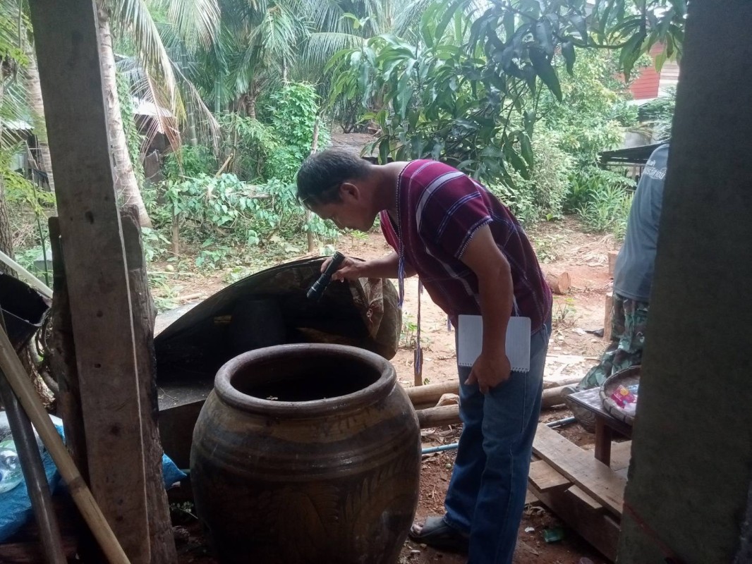 24 พฤษภาคม 2568 รพ.สต.บ้านสันป่าไร่ร่วมกับอาสาสมัครสาธารณสุขหมู่ทึ่ 3 บ้านจบปิ รณรงค์สำรวจและทำลายแหล่งเพาะพันธ์ลูกน้ำยุงลาย 100 เมตร รอบบ้านงานแต่งงาน จำนวน 10 หลังคาเรือน ภาชนะทั้งหมด 67 ชิ้น พบลูกน้ำ 1 ชิ้น ทำลายเรียบร้อยแล้ว