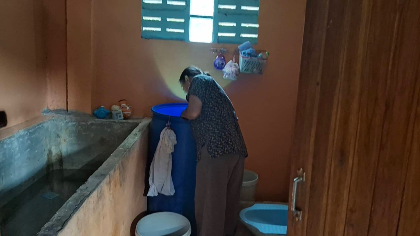 26 พฤษภาคม 2568 รพ.สต.บ้านสันป่าไร่ร่วมกับอาสาสมัครสาธารณสุข หมู่ที่ 3 บ้านป่าไร่เหนือ สำรวจและทำลายแหล่งเพาะพันธ์ลูกน้ำยุงลาย 100 เมตร รอบบ้านงานศพ จำนวน 11 หลัง จำนวนภาชนะทั้งหมด 87 ชิ้น พบ 2 ชิ้น ภาชนะที่พบทำลายทิ้งเรียบร้อยแล้ว