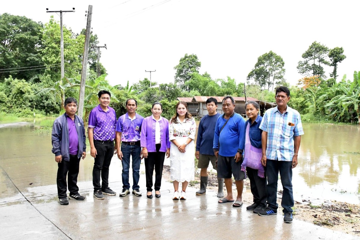 นายกจอย ลงพื้นที่ตรวจสอบสถานการณ์น้ำท่วม หมู่ 11 ต.โป่งแดง อ.เมือง จ.ตาก