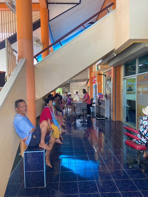 27 พ.ค.68 รพ.สต.บ้านสันป่าไร่ ทำกิจกรรมกลุ่มแลกเปลี่ยนเรียนรู้พร้อมจ่ายยาให้แก่ผู้ป่วยโรคความดันโลหิตสูง(กลุ่มที่ 3) จำนวน 48 ราย , นับจำนวนยา และ ทบทวนความเข้าใจการทานยาก่อนกลับบ้าน