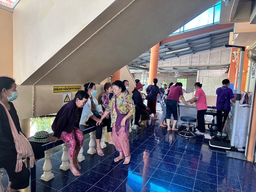 27 พ.ค.68 รพ.สต.บ้านสันป่าไร่ ทำกิจกรรมกลุ่มแลกเปลี่ยนเรียนรู้พร้อมจ่ายยาให้แก่ผู้ป่วยโรคความดันโลหิตสูง(กลุ่มที่ 3) จำนวน 48 ราย , นับจำนวนยา และ ทบทวนความเข้าใจการทานยาก่อนกลับบ้าน