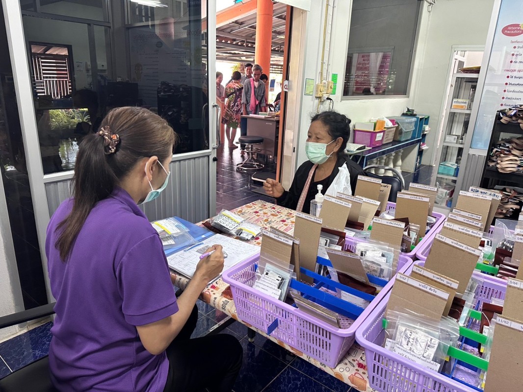 27 พ.ค.68 รพ.สต.บ้านสันป่าไร่ ทำกิจกรรมกลุ่มแลกเปลี่ยนเรียนรู้พร้อมจ่ายยาให้แก่ผู้ป่วยโรคความดันโลหิตสูง(กลุ่มที่ 3) จำนวน 48 ราย , นับจำนวนยา และ ทบทวนความเข้าใจการทานยาก่อนกลับบ้าน