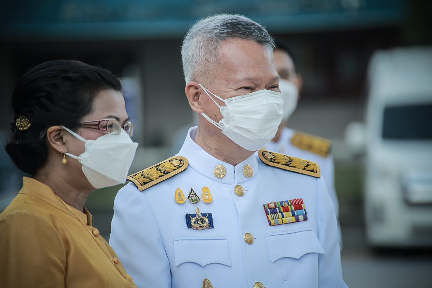 นายก อบจ.ตาก ร่วมพิธีวางพานพุ่มและพิธีถวายบังคม เนื่องในวันคล้ายวันพระบรมราชสมภพ พระบาทสมเด็จพระบรมชนกาธิเบศร มหาภูมิพลอดุลยเดชมหาราช บรมนาถบพิตร วันชาติ และวันพ่อแห่งชาติ 5 ธันวาคม 2564