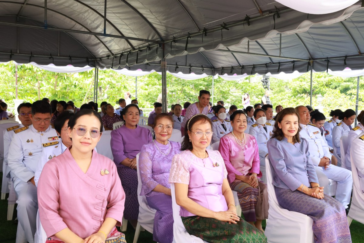  อบจ.ตาก เข้าร่วมพิธีจริญพระพุธมนต์สมโภชพระพุทธรูปสำคัญประจำจังหวัดตากพิธีถวายเครื่องราชสักการะและวางพานพุ่ม และพิธีจุดเทียนถวายพระพรชัยมงคล