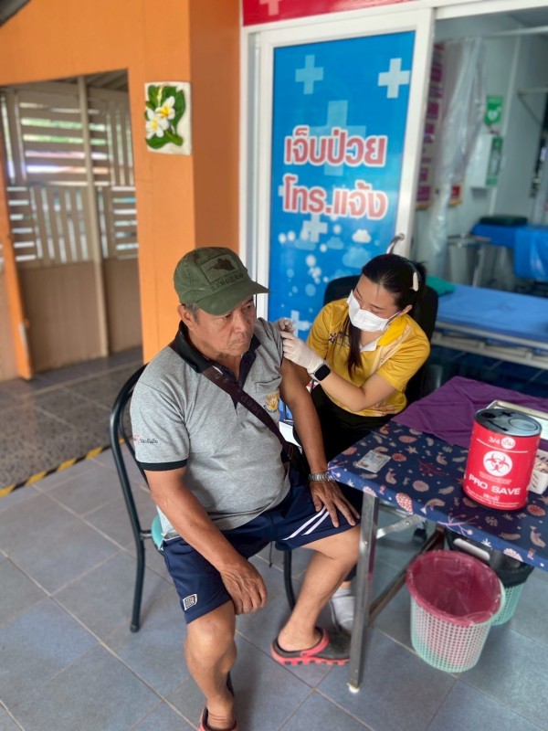 5 มิ.ย.68 รพ.สต.บ้านสันป่าไร่ รณรงค์ฉีดวัคซีนป้องกันไข้หวัดใหญ่ ประจำปี 2568 กลุ่มเสี่ยง (รอบสอง หมู่ 2,3,5) มีผู้มารับบริการ 53 ราย รวม 2 รอบ มีผู้รับบริการ 123 ราย และจะรณรงค์รอบสาม รอบสุดท้าย (กลุ่มเสี่ยง หมู่ 6,7) ในวันที่ 9 มิ.ย.68