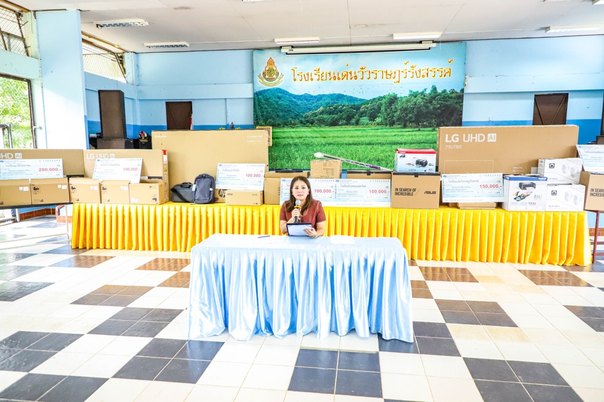 นายก อบจ.ตาก (นายกจอย) พบปะประชุมผู้ปกครองโรงเรียนนาโบสถ์พิทยาคม และ โรงเรียนเด่นวัวราษฏร์รังสรรค์ พร้อมมอบงบประมาณสนับสนุน