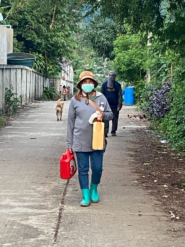 18 มิถุนายน 2568 รพ.สต.บ้านสันป่าไร่ ร่วมกับอาสาสมัครสาธารณสุข หมู่ที่ 5 บ้านสันป่าไร่ ผู้นำชุมชน จิตอาสาแรงงานต่างชาติ และอบต.พระธาตุ รณรงค์ควบคุมโรคไข้เลือดออกโดยการพ่นสารเคมีกำจัดยุงตัวแก่ทั้งหมู่บ้าน บ้านคนไทย จำนวน 231 หลัง บ้านแรงงานต่างชาติ จำนวน 6